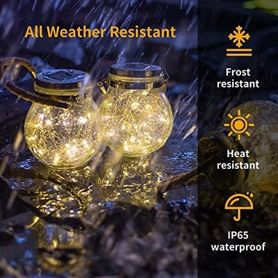 le jardin 3.7V accrochant des 7 couleurs extérieures légères solaires a fendu la boule en verre