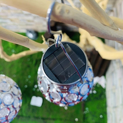 La boule accrochante décorative cavité légère solaire de jardin de nouvelle a mené la boule en verre légère