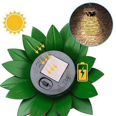 Le jardin solaire du câblage cuivre LED allume les lanternes solaires extérieures de fer léger solaire accrochant 2700K